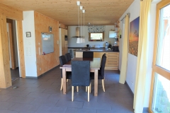 Apartment B - Essbereich / Dining Area