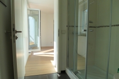 Apartment C - Bad Dusche & WC / Bathroom Shower & Toilet